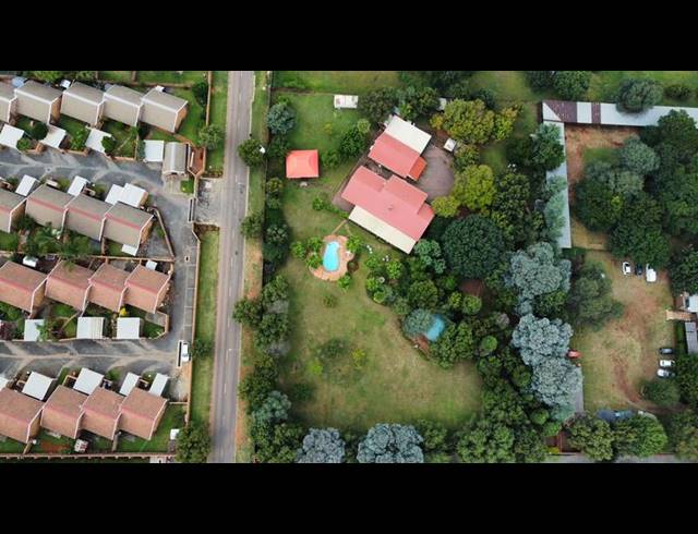 BUSINESS FOR SALE IN DIE HOEWES